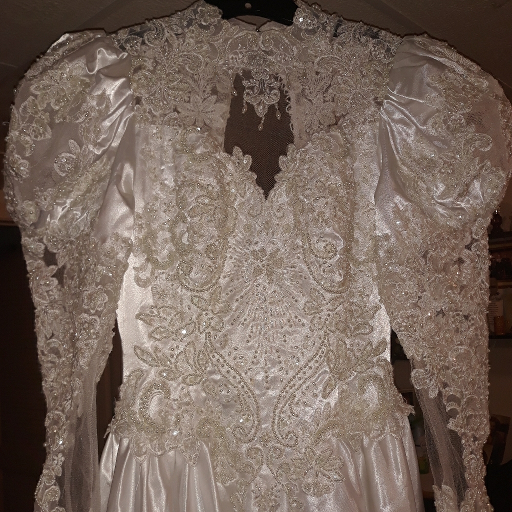 Wedding gown